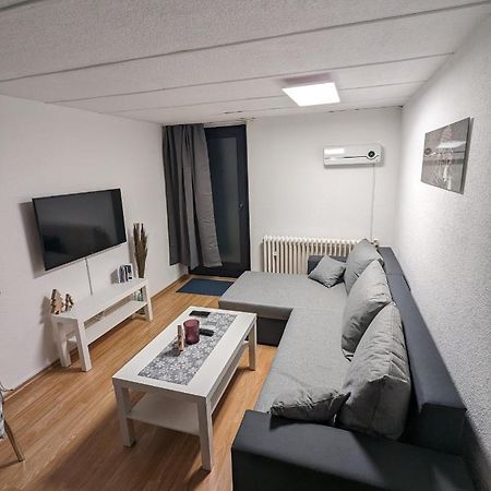 Direkt An Der S-Bahn Gelegenes Gemutliches Souterrain Apartment Mit Privatem Zugang Troisdorf Eksteriør billede