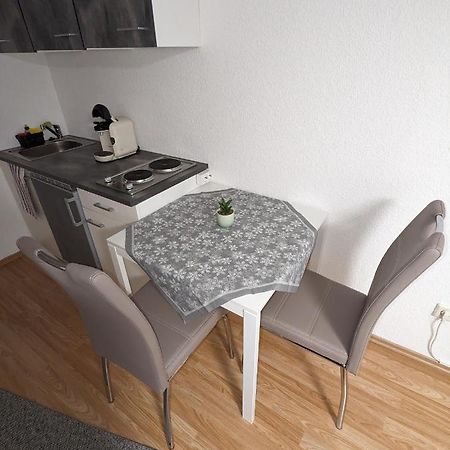 Direkt An Der S-Bahn Gelegenes Gemutliches Souterrain Apartment Mit Privatem Zugang Troisdorf Eksteriør billede