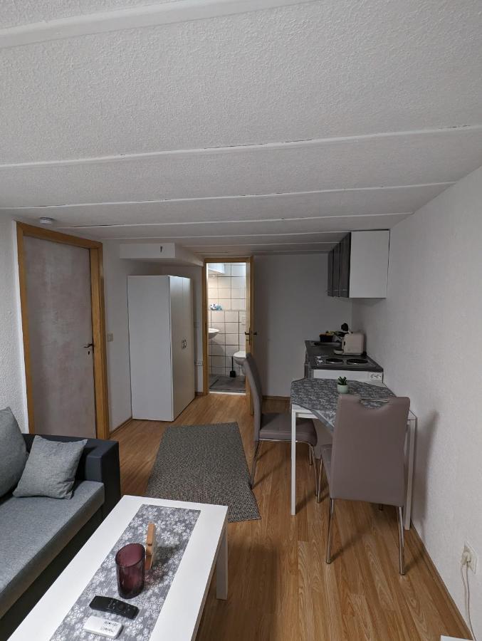Direkt An Der S-Bahn Gelegenes Gemutliches Souterrain Apartment Mit Privatem Zugang Troisdorf Eksteriør billede